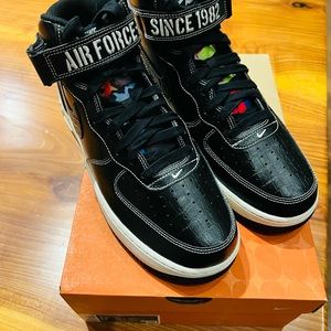 Nike limited release Air Force 1 Mid ‘07 LV8 Black/Black-Pale Ivory Size 9.5